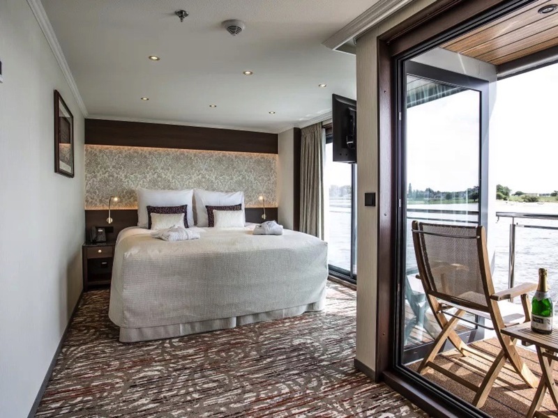 Deluxe Balcony Suite